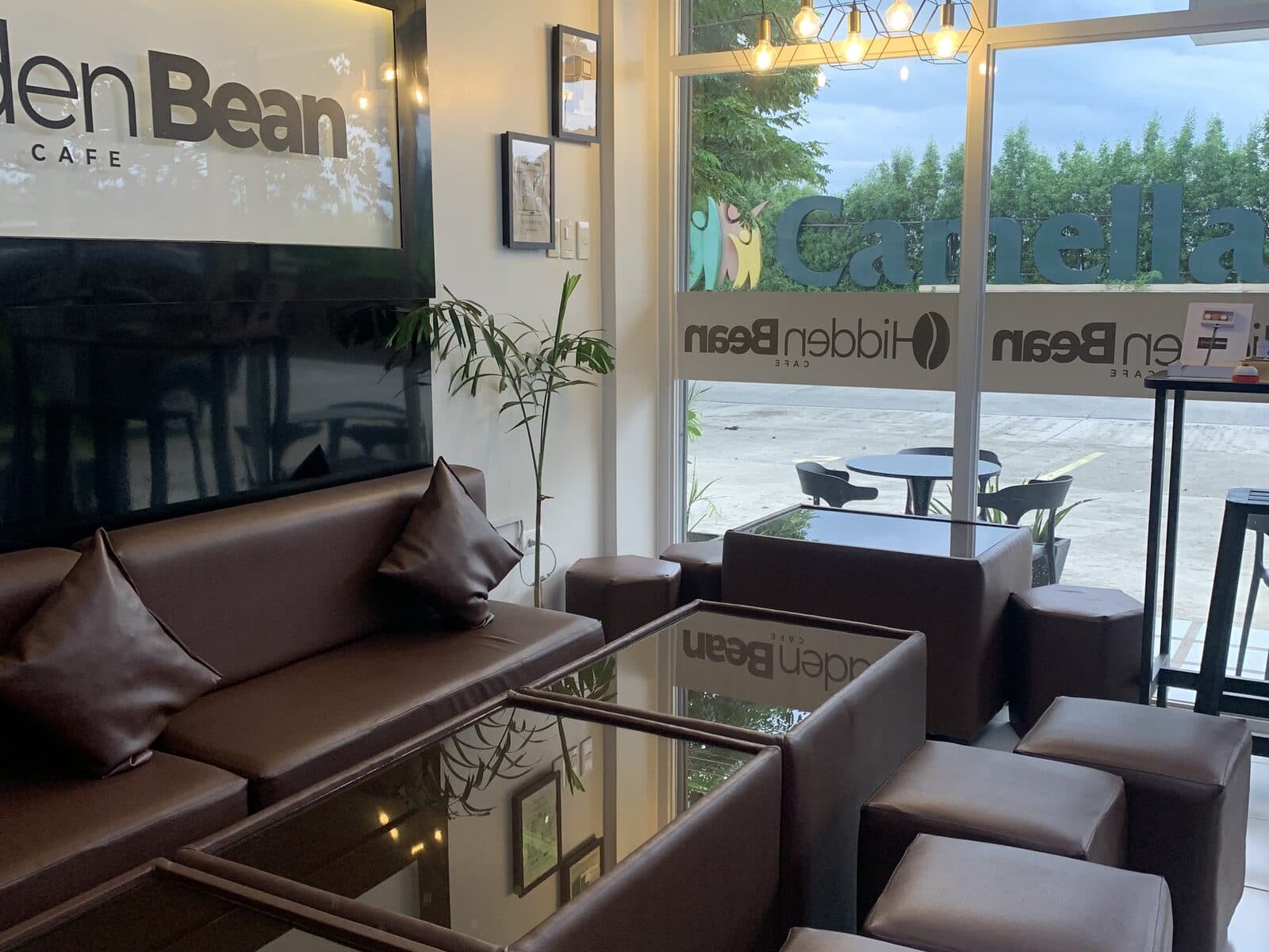 The lounge, with leather sofas around low tables